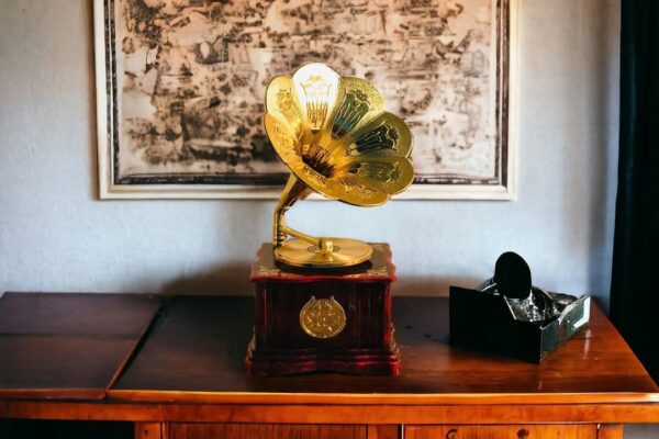 Vintage Gramophone Showpiece Classic - nic home decor-vintage gramophonr price in bd