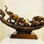 Elegant elephant figurin 1