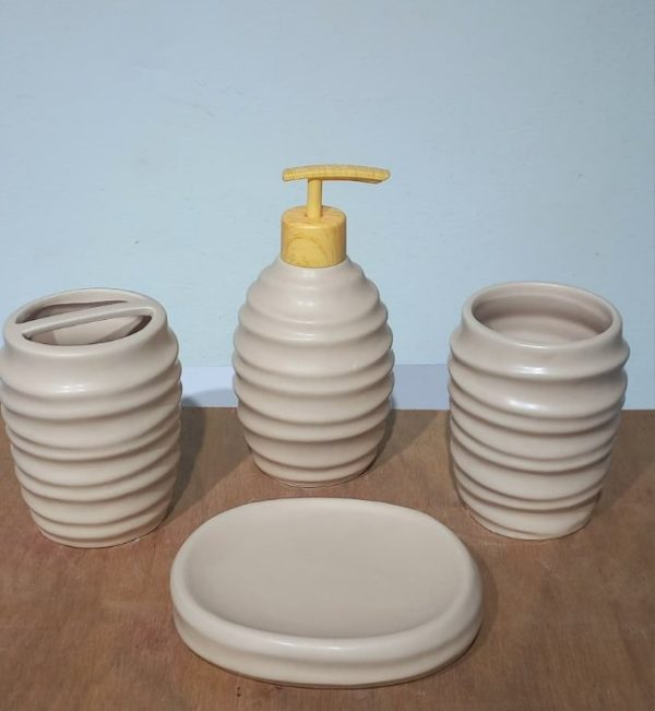 Complete ceramic bathroom accessory set 4 pieces 2