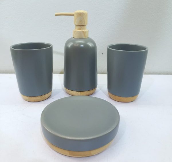 Modern grey and wood bathroom accessory set 2