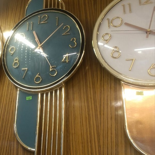 rose gold wall clock, modern wall clock, textured dial clock, fiber glass wall clock, golden wall clock, 30 inch wall clock, decorative wall clock, home decor clock, nicdecor.com, nichomedecor