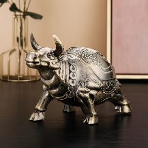 Vintage bull ashtray with lid