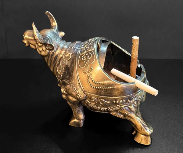 Vintage bull ashtray with lid 4