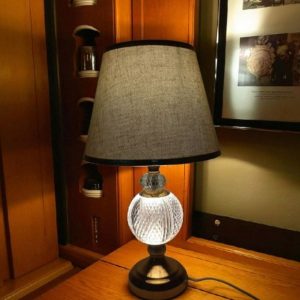 17.5″ modern metal & acrylic table lamp – off white shade