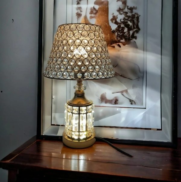17″ metal body crystal shade table lamp